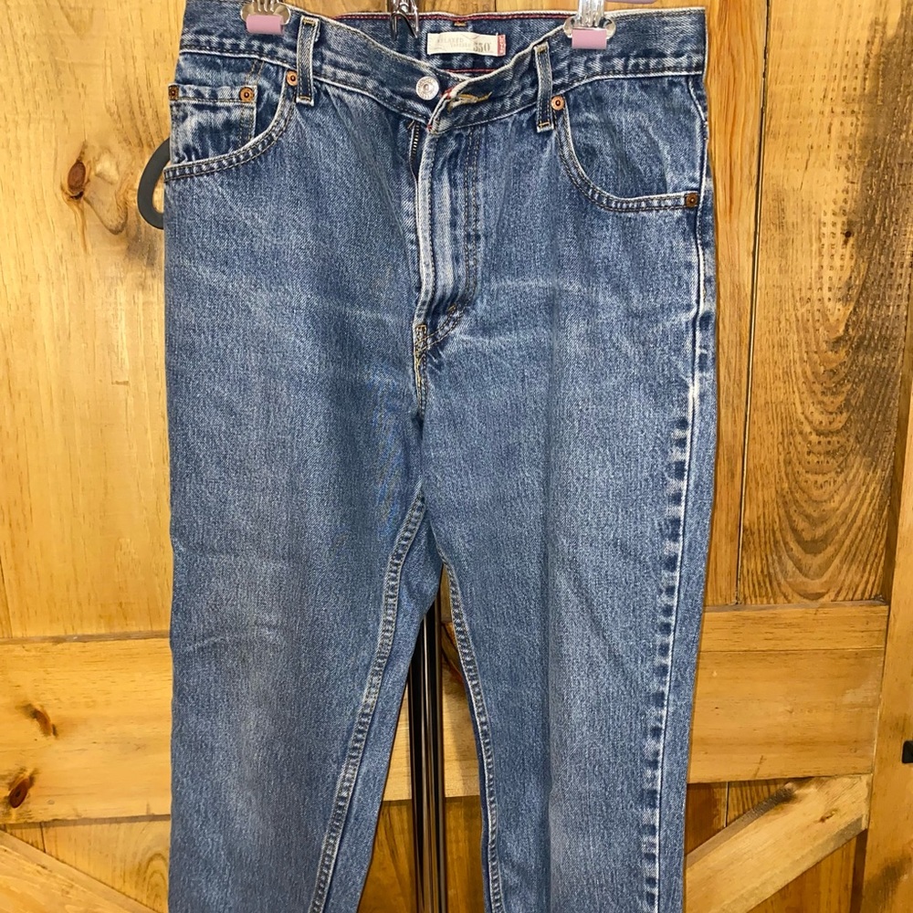 Levi’s 550, light blue wash women’s jeans